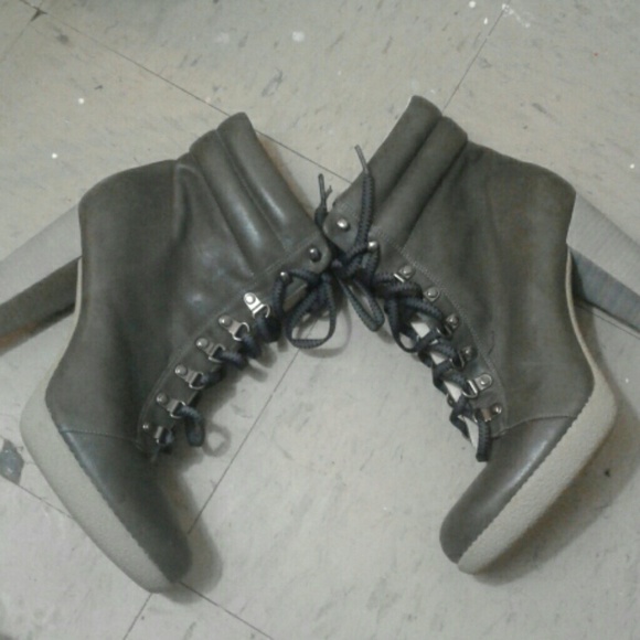 Lacoste Lace Up Leather Boot - Picture 5 of 8